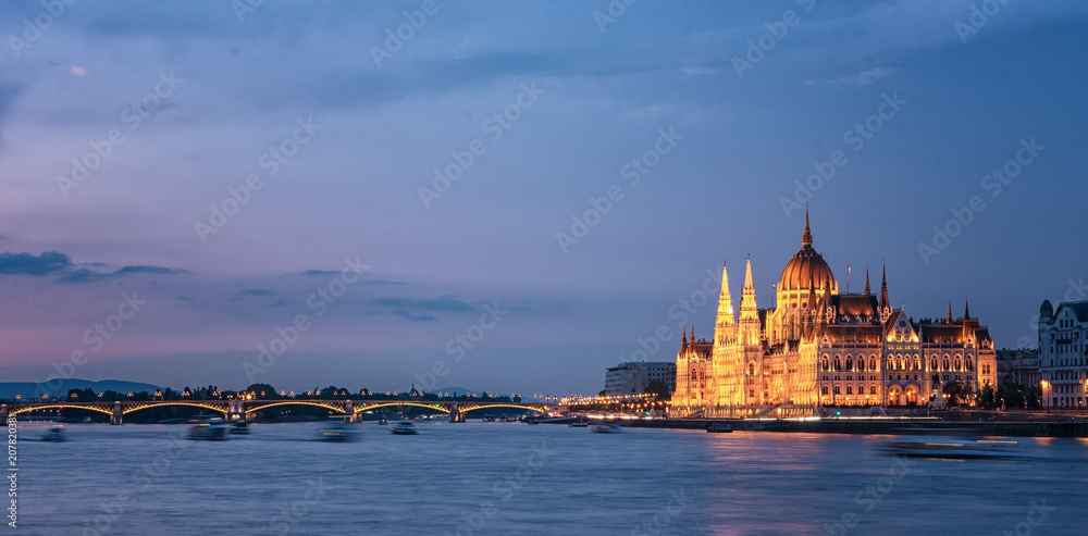 Wall mural famous budapest parliament at night