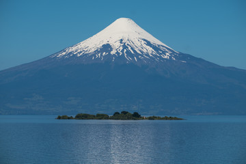 Fototapeta premium Volcano of Osorno and lake of Llanquihue with islet. Chile