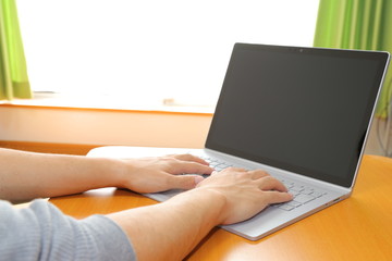 パソコン　ビジネス　イメージ