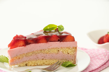 Landfrauentorte mit frischen Erdbeeren