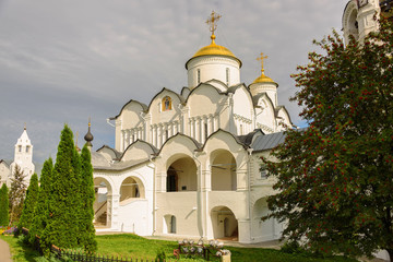 Fototapeta na wymiar Ancient Church in Suzdal. The 
