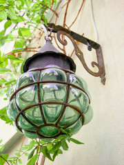 Old-fashioned street lamp - altmodische Straßenlaterne 