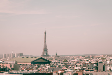 Fototapeta premium Cityscape view on beautiful buildings and Eiffel tower
