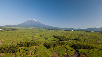 [空撮写真]富士山と青空