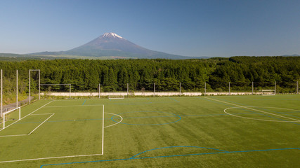 [空撮写真]富士山の見えるサッカー場 © littleblend