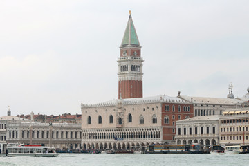 Fototapeta na wymiar Palazzo Ducale and San Marco Square