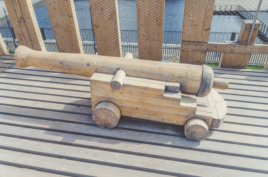 pirate artillery cannon out of wood