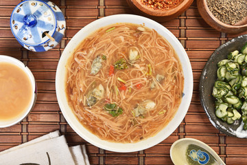  Oyster vermicelli is a popular food in taiwan
