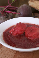 Beet Soup with Semolina dumplings 