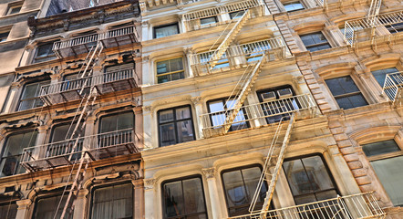 Fototapety  old colorful classic buildings, facade, architecture and windows in Downtown, Manhattan, New York