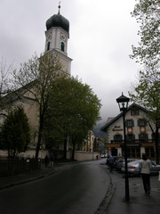 Obraz premium Architecture, belief, building, building exterior, built structure, City, day, direction, group of people, incidental people, Nature, Place of worship, Plant, religion, sky, Spirituality, street, towe