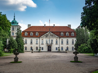 Fototapeta na wymiar The old palace in Nieborów