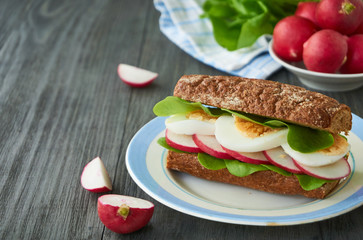 Sandwich with egg and radish