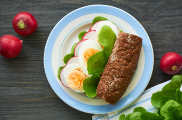 Sandwich with egg and radish