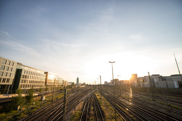 Fototapeta na wymiar Hauptbahnhof München bei Sonnenuntergang