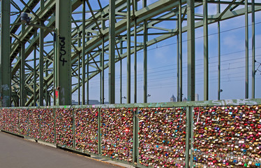 Liebesschl&ouml;sser an der Hohenzollernbr&uuml;cke in K&ouml;ln