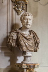 Бюст императора Тита Аврелия Фульва Бойоония Аррия Антониина Пия