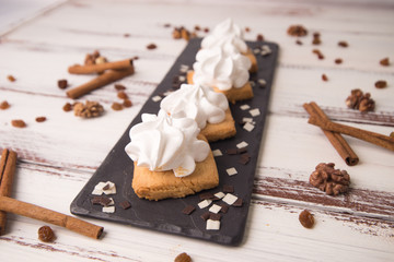 shortbread cookies with marshmallows - 207963374