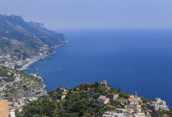 Naklejka premium Scenery with mountains and Tyrrhenian sea in Ravello village, Amalfi coast, Italy