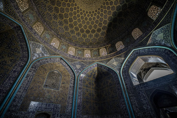 Fototapeta na wymiar Sheikh Lotfallah Mosque in Ispahan, Iran