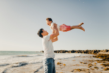Obraz premium Family at the Beach