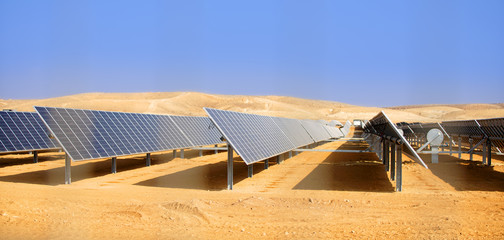 alternative energy, solar batteries in the desert