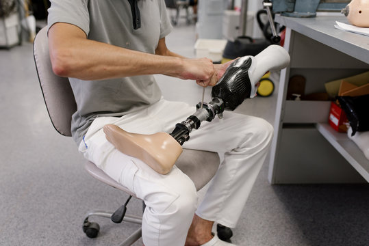 Crop man manufacturing new prosthesis