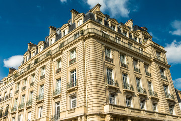 Naklejka premium Hausfassade in Paris