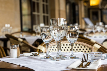 Gedeckter Tisch im Restaurant