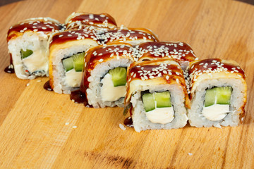 Eel roll with cheese