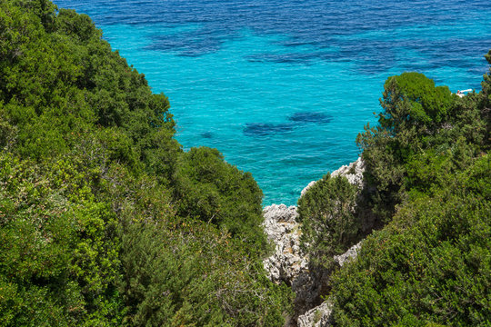 Small beach with blue waters in Kefalonia, Ionian Islands, Greece © Stoyan Haytov