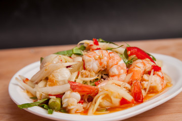 Papaya salad with shrimp (Som Tam)