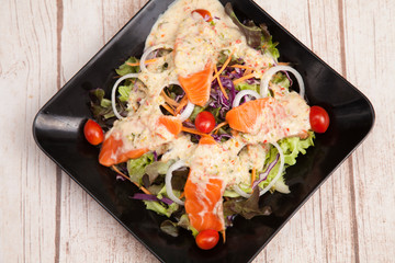 Salmon salad - Thai style