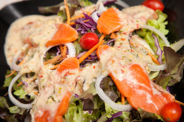 Salmon salad - Thai style