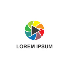 creative media play logo