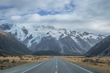 Endless Road in New Zealand to Mount Cook