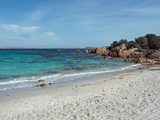 Fototapeta na wymiar Spiagge di Capriccioli – Bucht und Strand an der Costa Smeralda auf der Insel Sardinien in Italien 