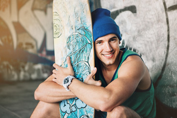 Man Skateboarder Lifestyle Relax. Hipster Concept © Мария Кокулина