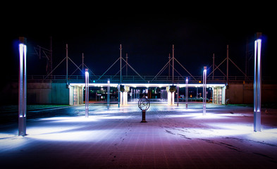 Fototapeta na wymiar rendsburg bei Nacht obereiderhafen