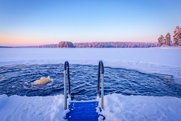 Eisschwimmplatz aus Kuhmo, Finnland.