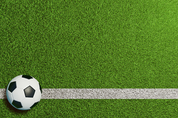 Fußball auf Linie im grünen Rasen