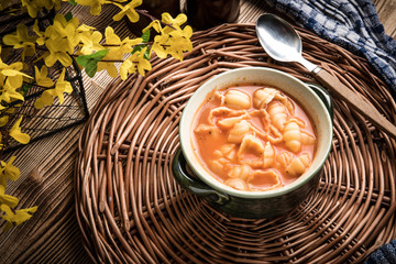 Fresh tomato soup with conchigliette.