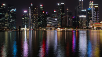 Panorama Singapuru nocą
