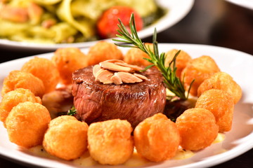 Fillet-mignon with potatoes balls