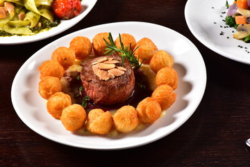 Fillet-mignon with potatoes balls