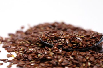 Leinsamen geschrotet