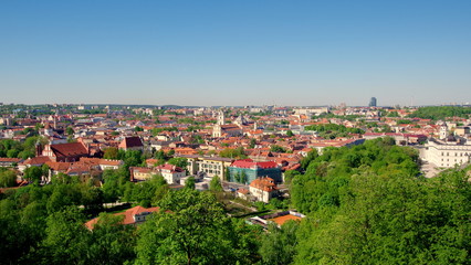 Panorama starego miasta w Wilnie, stolicy Litwy - jednego z nadbałtyckich krajów z Europy Wschodniej - obrazy, fototapety, plakaty