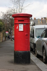 Fototapeta na wymiar England's famous red letterbox
