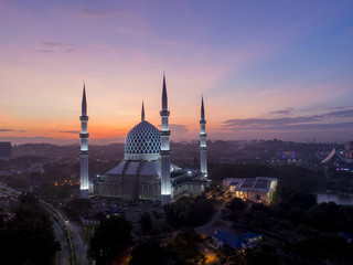 Fototapeta na wymiar Masjid Sultan Salahuddin Abdul Aziz Shah