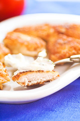 Chicken nuggets with sauce
